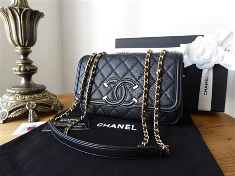 chanel filigree flap small